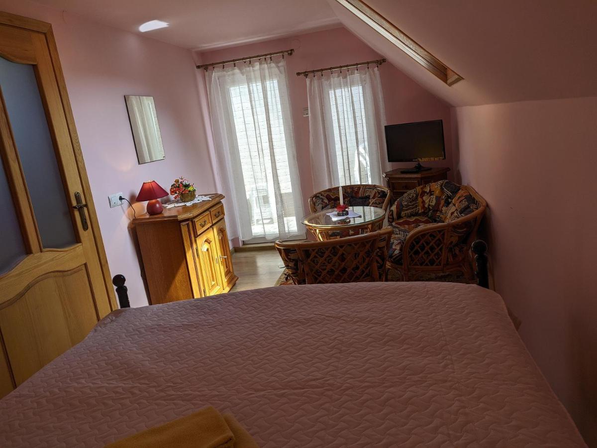 Guest House Nika - Cottages And Rooms In The Heart Of Palanga City Center Zewnętrze zdjęcie