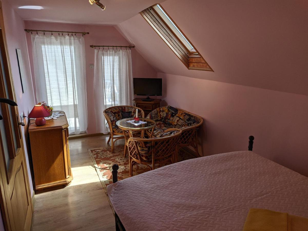 Guest House Nika - Cottages And Rooms In The Heart Of Palanga City Center Zewnętrze zdjęcie